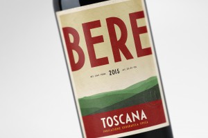 Massanois Wine Bere Toscana Closeup